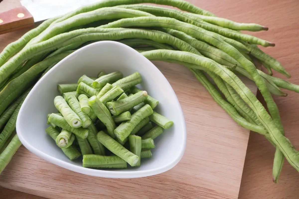 Long Beans Vs Green Beans - Distinguishing These Beans